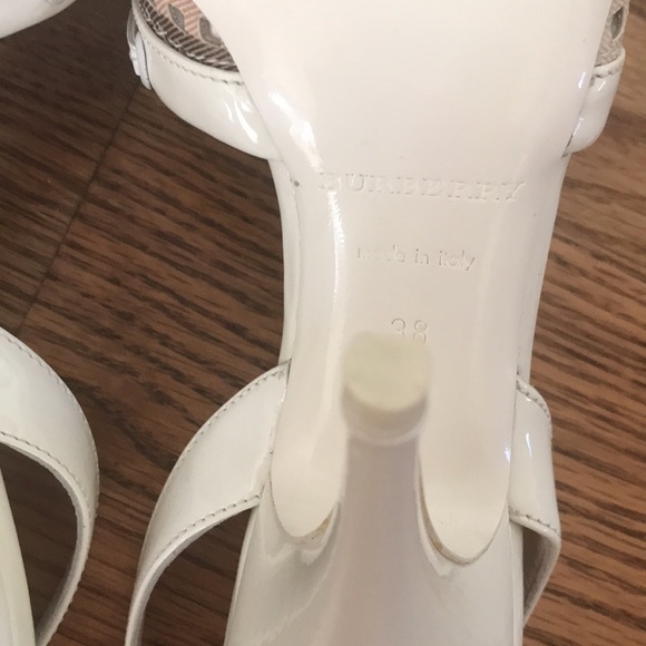 New Burberry white check sandal, 7.5 - Picture 12 of 14